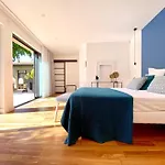 House Avenue Villa *